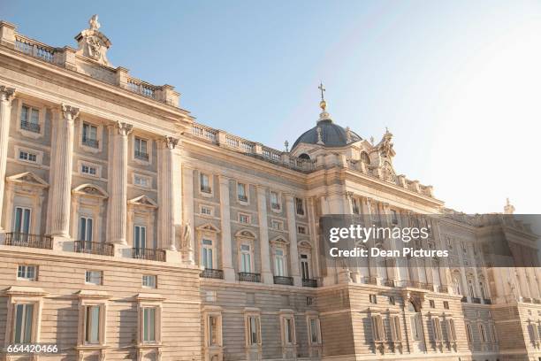 spain, castilla, madrid, royal palace - koninklijk paleis van madrid stockfoto's en -beelden