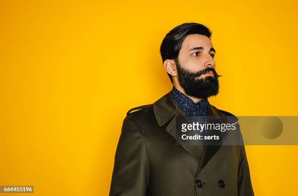 ritratto di giovane serio con barba - moustache foto e immagini stock
