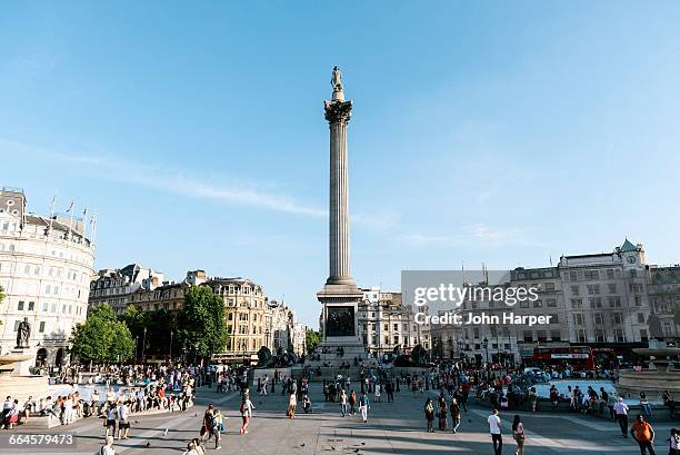 trafalgar square, london - ネルソンの記念碑 ストックフォトと画像