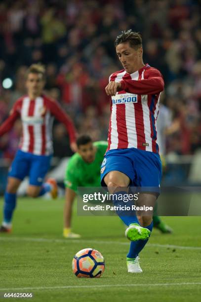Fernando Torres of Atletico de Madrid controls the ball during the match between Atletico Madrid v Real Sociedad as part of La Liga 2017 at Vicente...