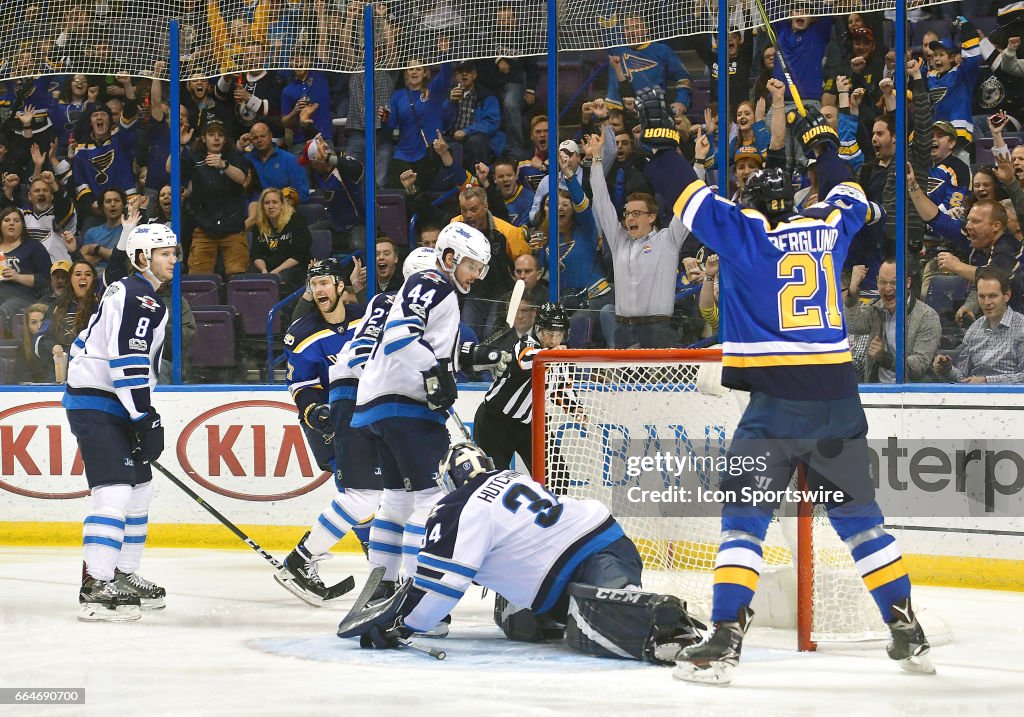 NHL: APR 04 Jets at Blues