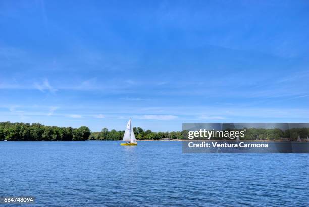 lake wolfssee in duisburg, germany - segelsport stock pictures, royalty-free photos & images