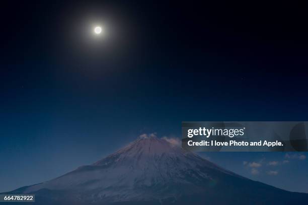 moonlight fuji - 静岡県 stockfoto's en -beelden