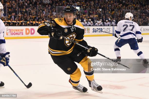 Sean Kuraly of the Boston Bruins skates against the Tampa Bay Lightning at the TD Garden on April 4, 2017 in Boston, Massachusetts.