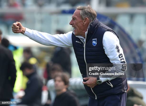 Zdenek Zeman head coach of Pescara Calcio during the Serie A match between Pescara Calcio and AC Milan at Adriatico Stadium on April 2, 2017 in...