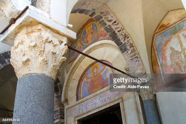 88 foto e immagini di Basilica Of Santangelo In Formis - Getty Images