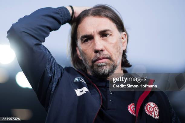 Head coach Martin Schmidt of Mainz reacts prior to the Bundesliga match between 1. FSV Mainz 05 and RB Leipzig at Opel Arena on April 5, 2017 in...