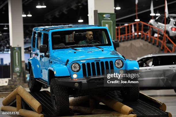 Jeep Ramp The Denver Wrangler Photos and Premium High Res Pictures - Getty Images