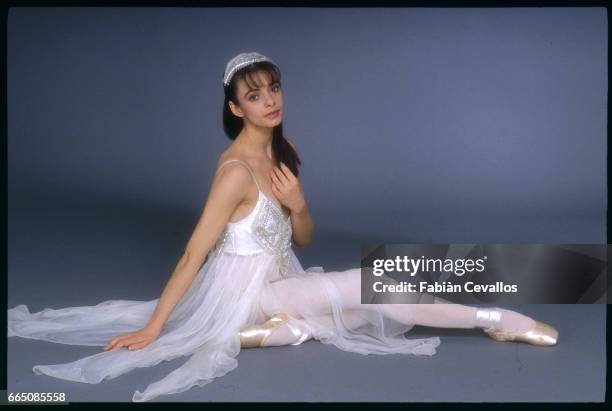 Italian Alessandra Ferri stars in Giselle, in which she plays the title role. The ballet provides the backdrop for Herbert Ross' film Dancers, which...