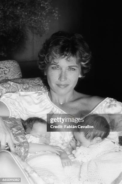 Marlene Jobert and her twin daughters, Eva and Joy Green.