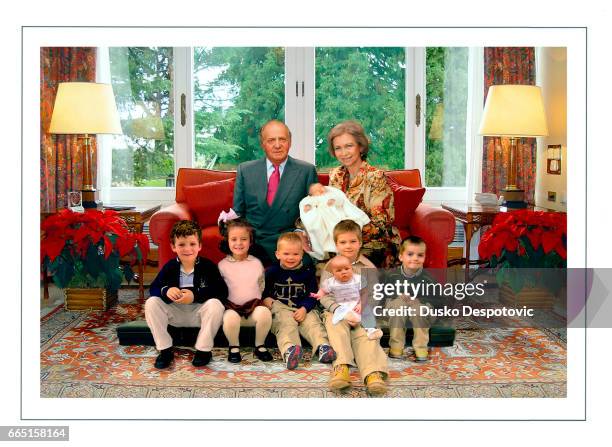 King Juan Carlos, Queen Sofia, and all their grandchildren. | Location: Madrid, Spain.