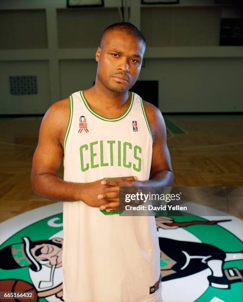 Celtics Antoine Walker Photos and Premium High Res Pictures - Getty Images
