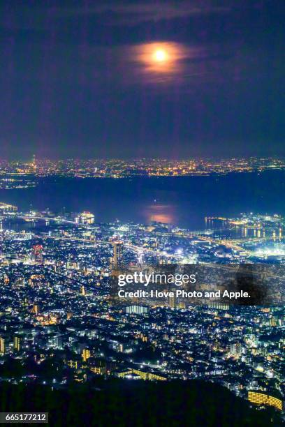 kobe night view / red moon - 大阪市 fotografías e imágenes de stock