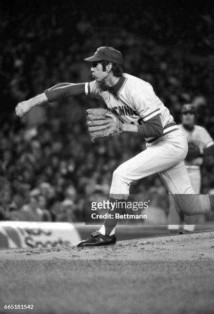 Red’s Pat Zachry fires away at the Yankees in the sixth inning of World Series game. Zachry was relieved in the 7th after giving up the Yanks’ 2nd...