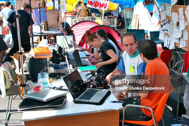 The camped demonstrators in the different cities of Spain did not withdraw after the May 22 elections, but instead have decided to stay a while...