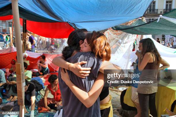 The camped demonstrators in the different cities of Spain did not withdraw after the May 22 elections, but instead have decided to stay a while...