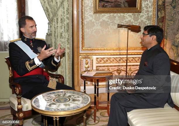 King Felipe VI, while receiving the credentials from the Ambassador of India, Vikram Misri, at the Royal Palace.