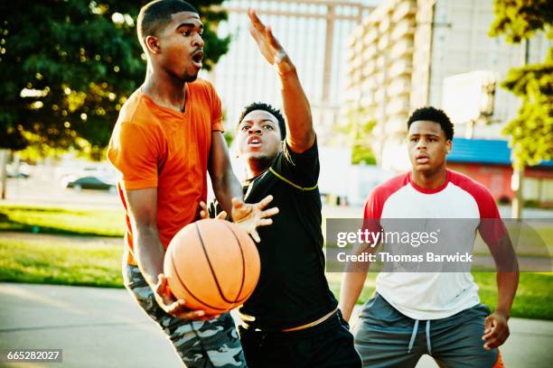 basketball player trying to shoot during game - usa 2016 basketball man 個照片及圖片檔