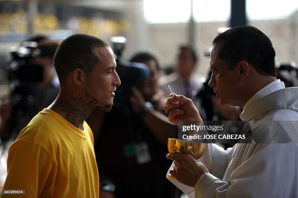 EL SALVADOR-VIOLENCE-GANGS-MARA 18-TRUCE