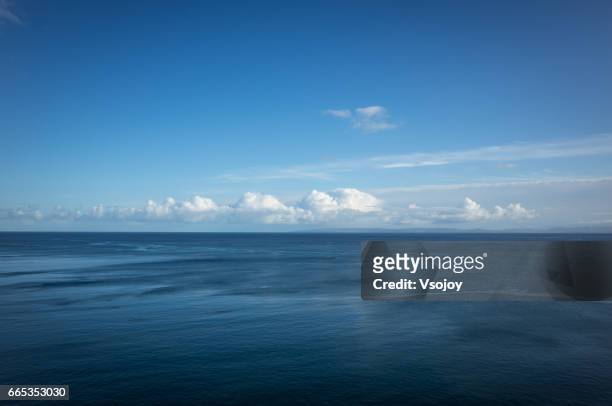 cloudscape and ocean, scottlish highlands, isle of skye - 360 uk stock-fotos und bilder