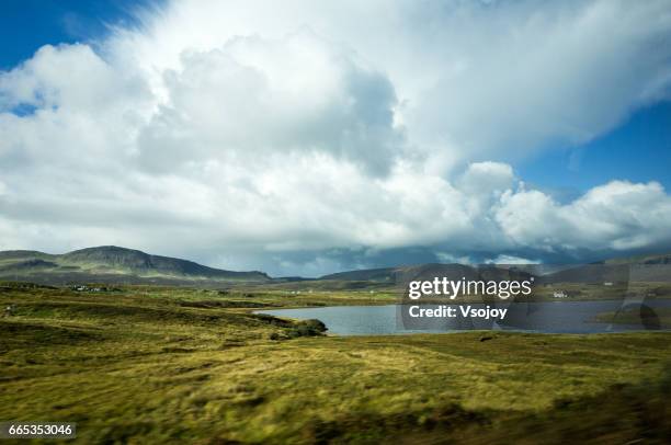 cloudscape and the lanscape, scottish highlands, isle of skye - 360 uk stock-fotos und bilder