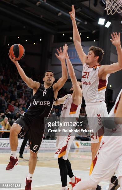 Nikos Zisis, #6 of Brose Bamberg competes with Tibor Pleiss, #21 of Galatasaray Odeabank Istanbul in action during the 2016/2017 Turkish Airlines...