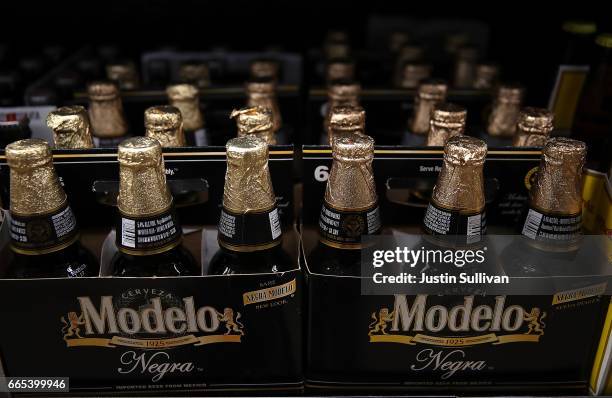 Modelo Image Modelo Beer Photos and Premium High Res Pictures - Getty Images