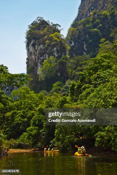 canoa safari down the sok river at  khao sok national park - tailandia stock pictures, royalty-free photos & images