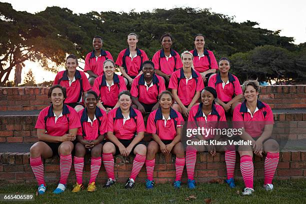 group photo of womens rugby team - side by side stock pictures, royalty-free photos & images