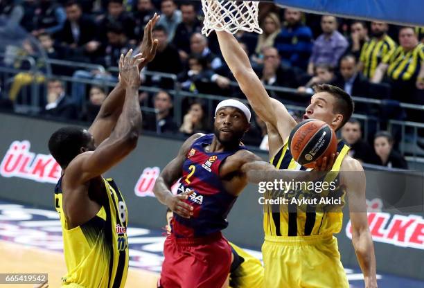 Tyrese Rice, #2 of FC Barcelona Lassa in action during the 2016/2017 Turkish Airlines EuroLeague Regular Season Round 30 game between Fenerbahce...