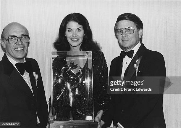 American studio executive and former actress Sherry Lansing, who became president of 20th Century Fox in 1980, receives the Award of Hope at a City...