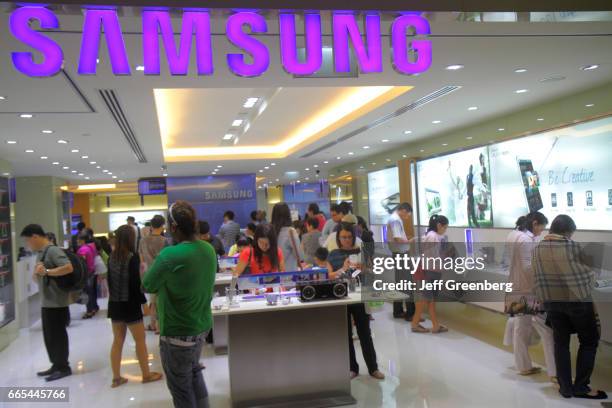 The entrance to the Samsung showroom at Plaza Singapura.