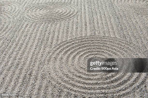 japan, kyoto prefecture, kyoto, circular patterns in zen garden - zen garden stock pictures, royalty-free photos & images