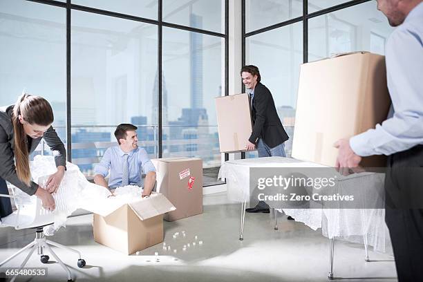 Packing Work Office Packing Office Move Photos and Premium High Res Pictures - Getty Images