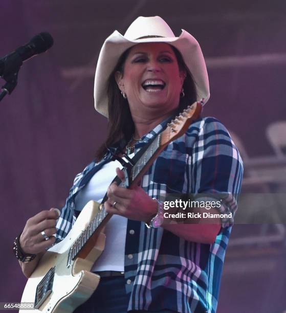 Singer Ter Ree 689 Terri Clark Photos Stock Photos, High-Res Pictures, and Images ...