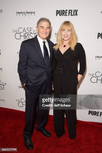 Robert Forster and Evie Forster attend the Chicago premiere of 'The Case For Christ' at AMC River East Theater on April 6, 2017 in Chicago, Illinois.
