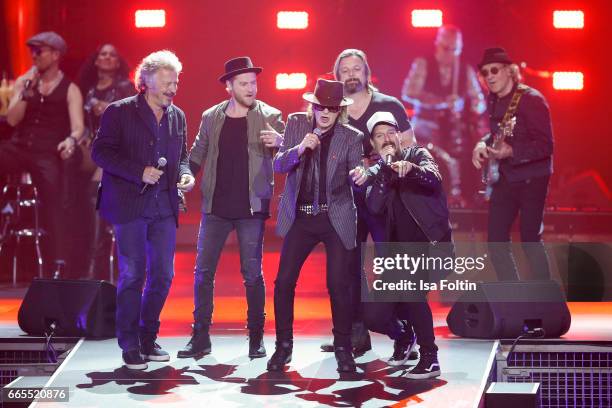 Singers Wolfgang Niedecken, Johannes Oerding, Udo Lindenberg, Henning Wehland and Daniel Wirtz perform during the Echo award show on April 6, 2017 in...