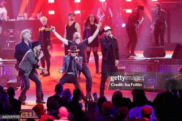 Singers Johannes Oerding, Wolfgang Niedecken, Udo Lindenberg, Henning Wehland and Daniel Wirtz perform during the Echo award show on April 6, 2017 in...