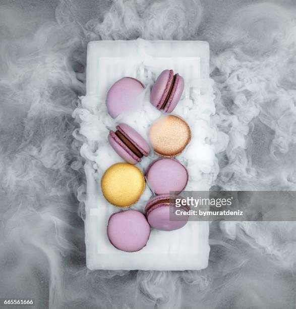 macarons with dry ice - dry ice stock pictures, royalty-free photos & images