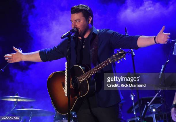Singer/Songwriter Chris Young performs during Day 1 - Country Thunder Music Festival Arizona on April 6, 2017 in Florence, Arizona.