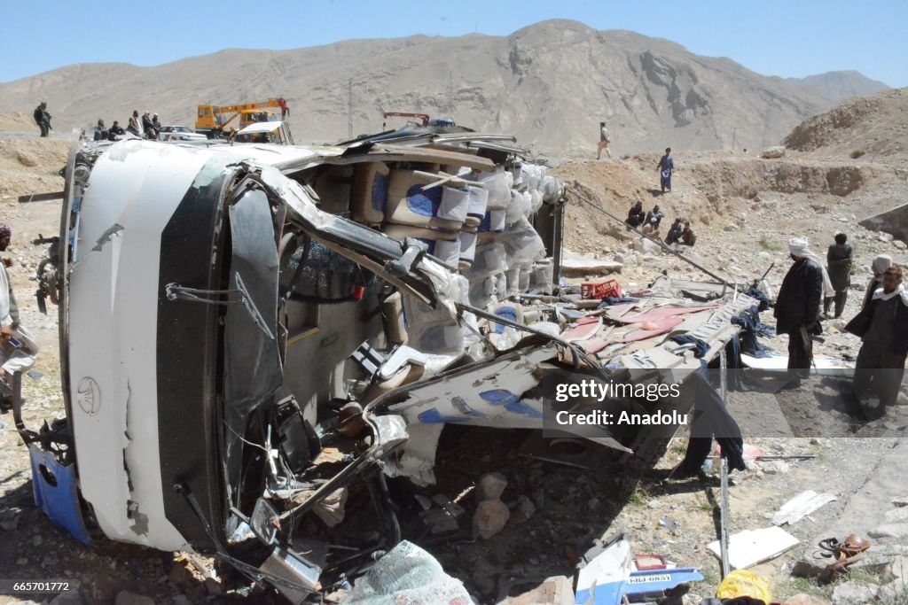 Passenger coach accident in Pakistan