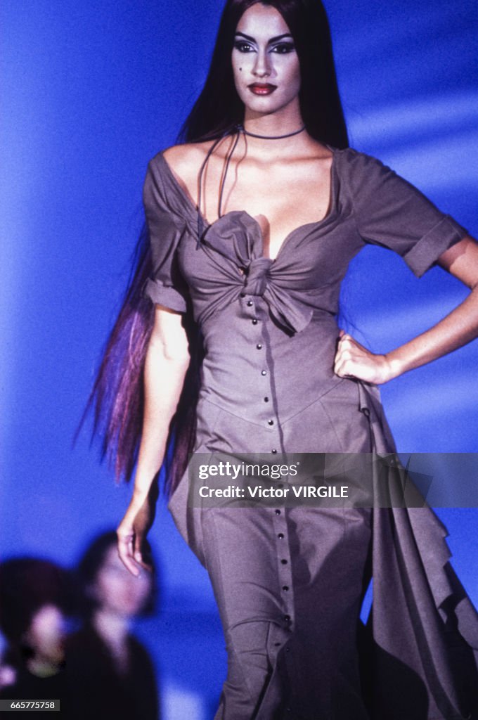 Yasmeen Ghauri Walks The Runway At The Thierry Mugler Ready To Wear yasmeen-ghauri-walks-the-runway-at-the-thierry-mugler-ready-to-wear