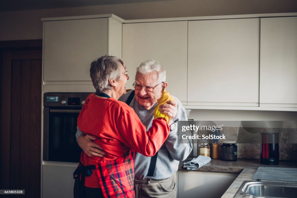 Senior Paartanz in ihre Kitcchen