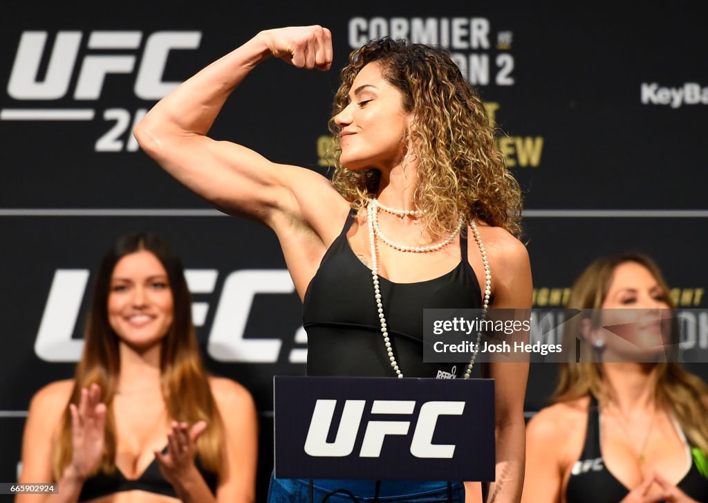 UFC 210: Weigh-in