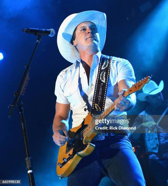 New male vocalist Singer/Songwriter Jon Pardi performs Day 2 - Country Thunder Music Festival Arizona on April 7, 2017 in Florence, Arizona.