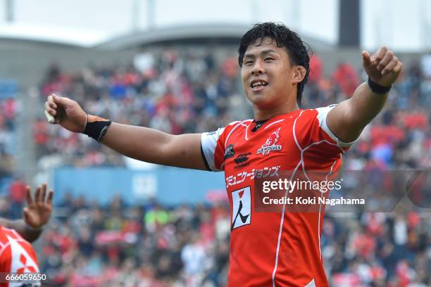 Yoshitaka Tokunaga applauds fans after winning the Super Rugby Rd 7 match between Sunwolves v Bulls at Prince Chichibu Memorial Ground on April 8,...