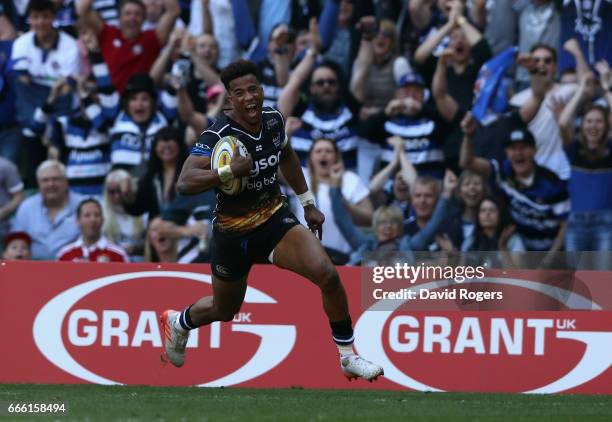 Anthony Watson of Bath breaks clear to score his second try of the match during the Aviva Premiership match between Bath and Leicester Tigers at...