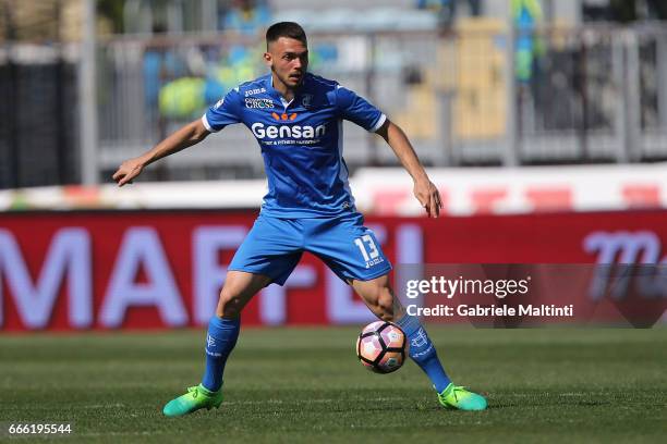 Frederic Veseli of Empoli FC in action during the Serie A match between Empoli FC and Pescara Calcio at Stadio Carlo Castellani on April 8, 2017 in...