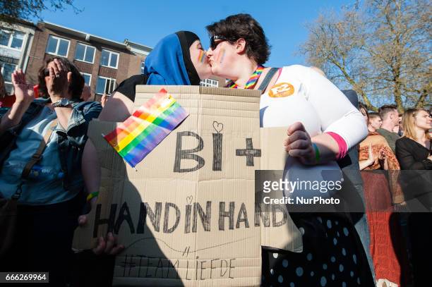 On April 8th, in the Dutch city of Arnhem,a massive demonstration has been called after the aggression that a gay couple suffered this last Saturday...