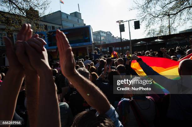 On April 8th, in the Dutch city of Arnhem,a massive demonstration has been called after the aggression that a gay couple suffered this last Saturday...